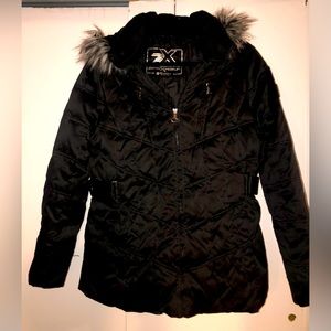 Zero exposure womens black down jacket XL with removable faux fur trimmed hood.